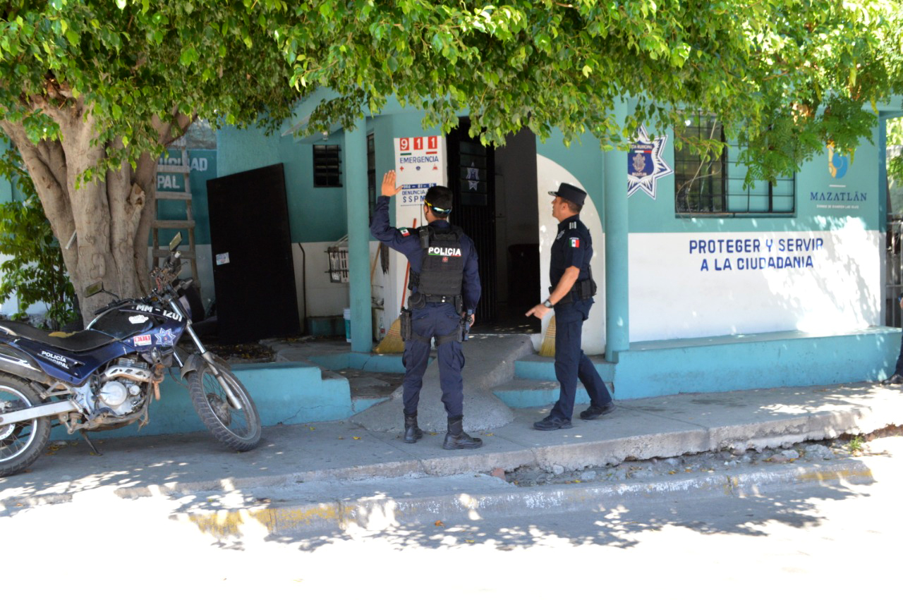 REABREN CASETAS POLICÍAS JÓVENES