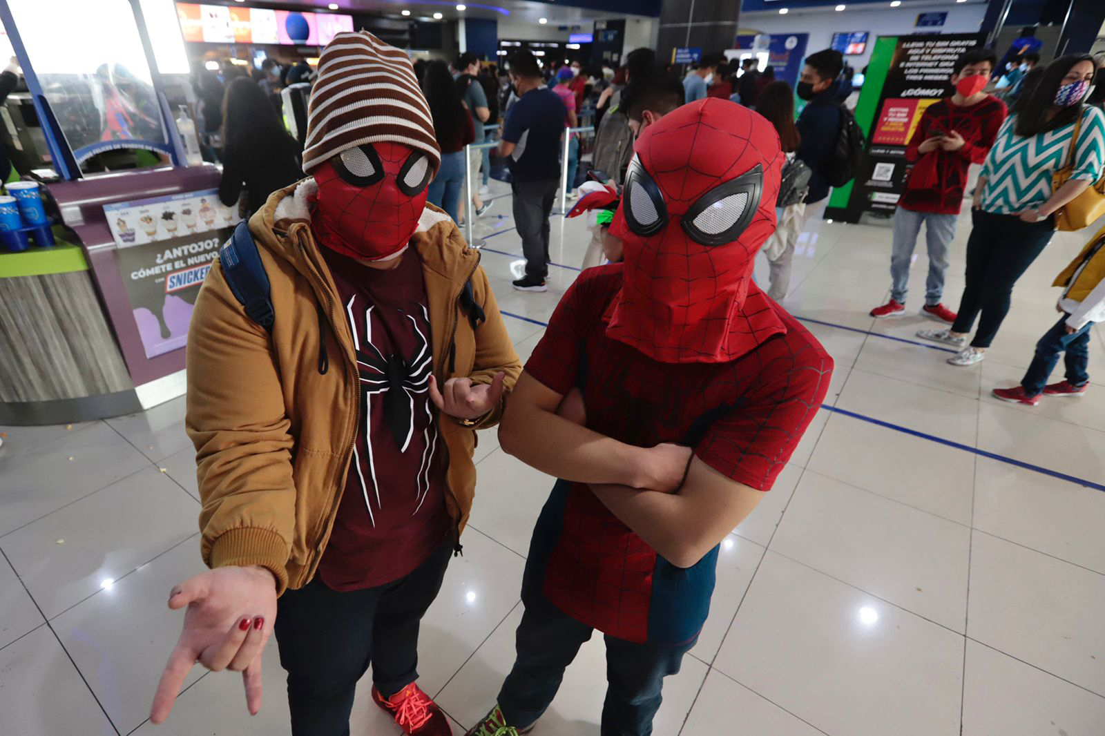 Cines convertidos en mega multiverso por fans de Spider-man - Punto MX