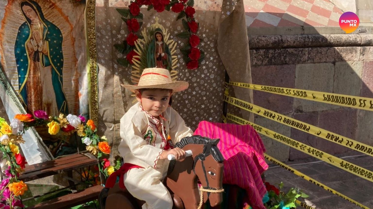 Vestidos de 'inditos' y 'morenitas' acuden a la Virgen de Guadalupe - Punto  MX