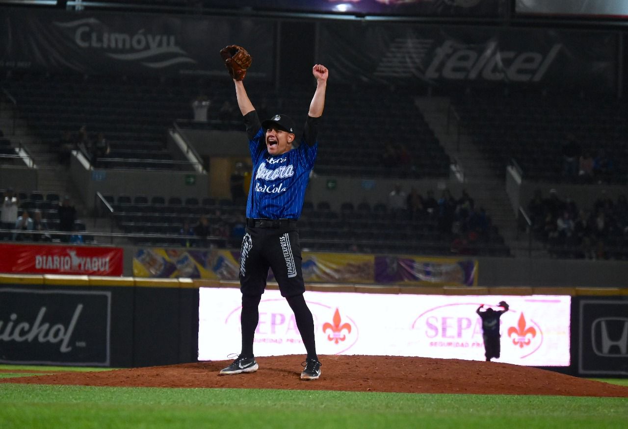 MLB México - ¡Segundo debut mexicano de la noche! Jesús Cruz entra