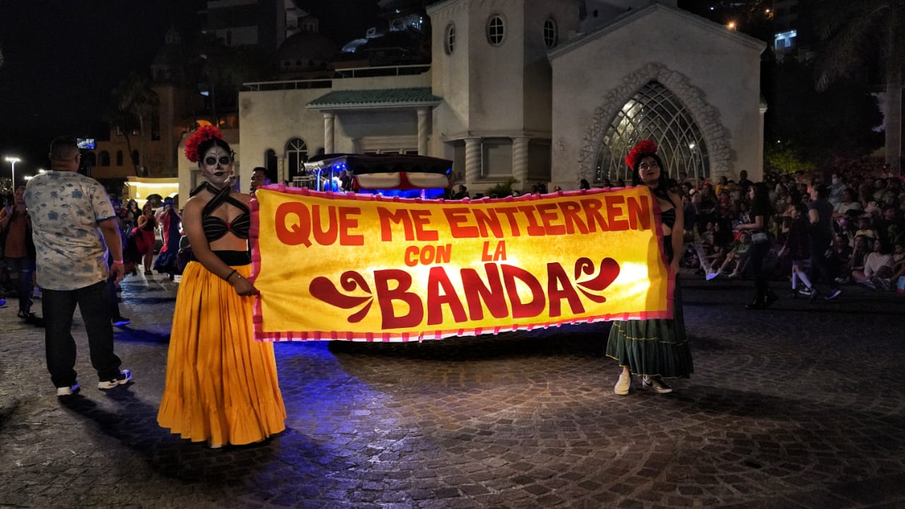 Con Recorrido De Catrinas Y Desfile Así Se Disfrutó El Día De Muertos