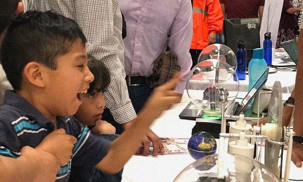 For science fairs, science summer and olympiads, in Sinaloa they support young people