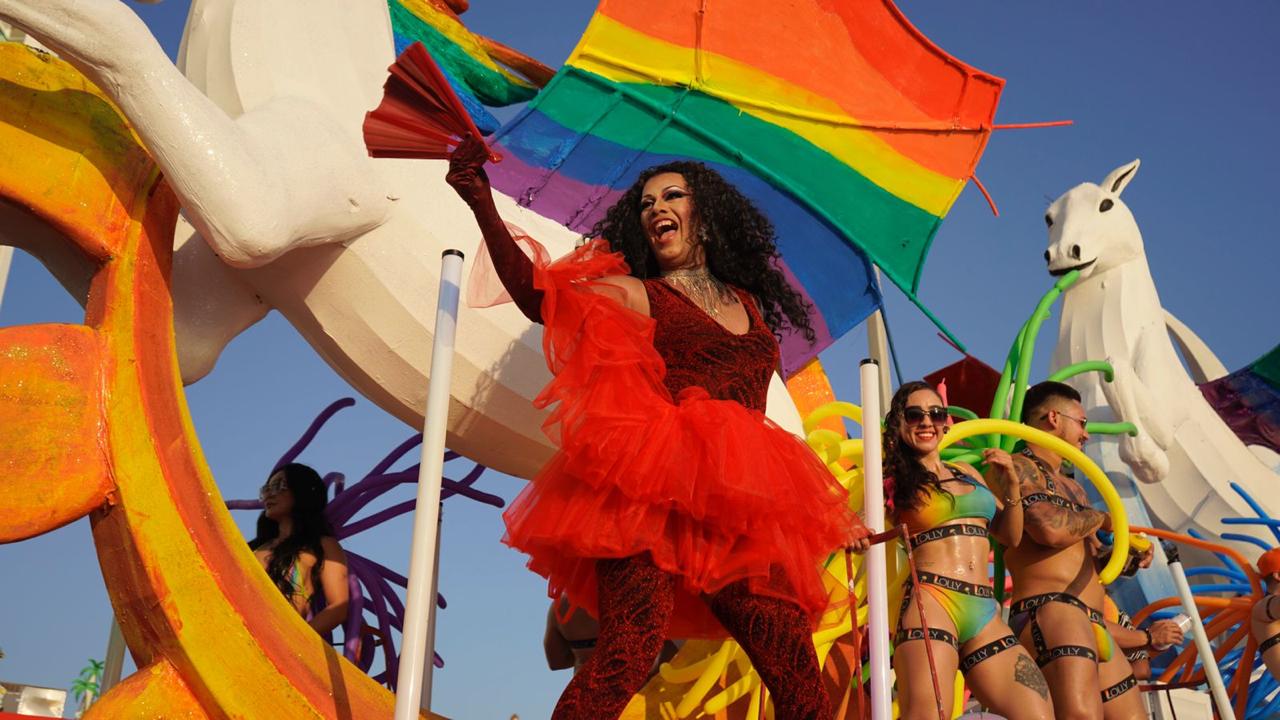 Por todas, todos y todes, marchan por la diversidad LGBTTTIQ+ en Mazatlán -  Punto MX