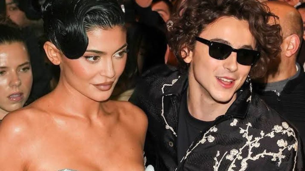 Kylie Jenner Y Timothée Chalamet Muestran Su Amor En Concierto De ...