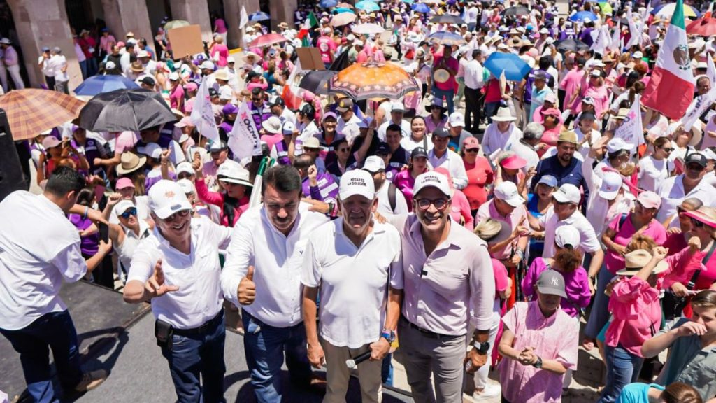 MAREA ROSA EN MAZATLÁN