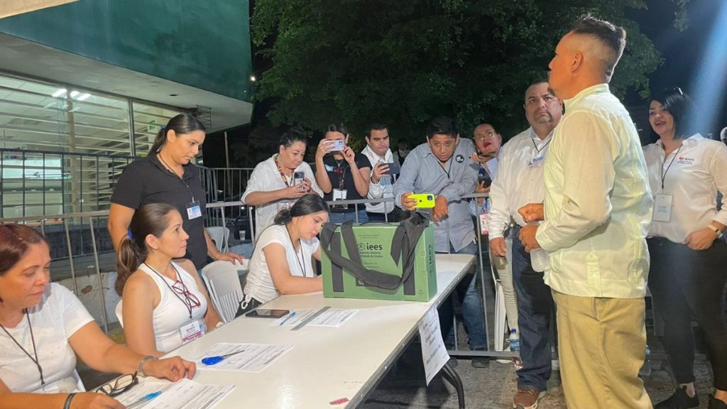 PRIMEROS PAQUETES ELECTORALES