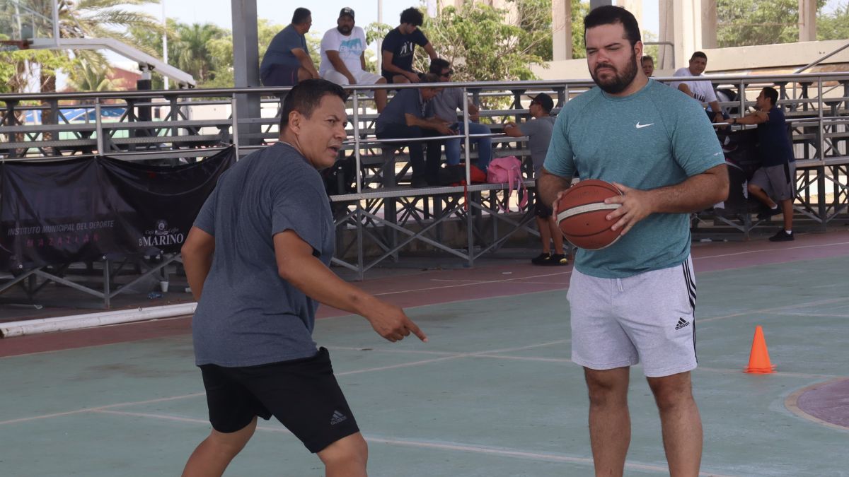 ENTRENADORES DE BASQUETBOL