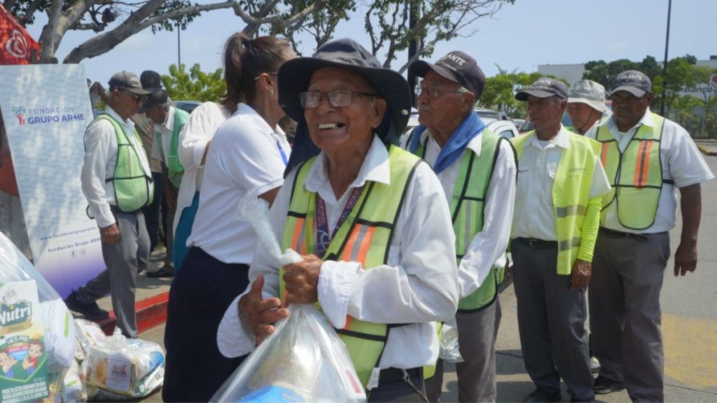 FUNDACIÓN GRUPO ARHE ABUELOS