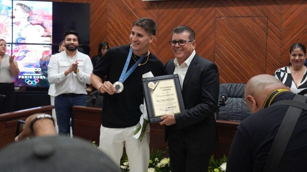 MARCO VERDE RECIBE RECONOCIMIENTO DEL CABILDO