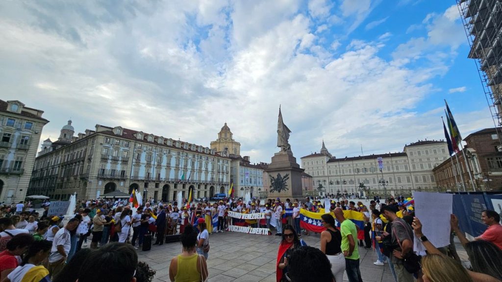 TOMAN VENEZOLANOS CALLES EL MUNDO