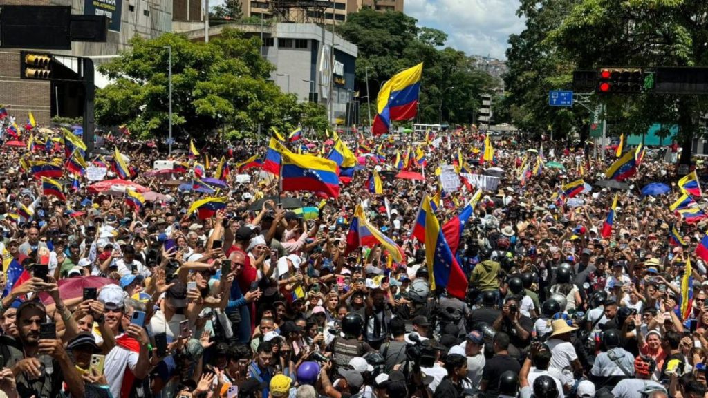 TOMAN VENEZOLANOS CALLES DEL MUNDO