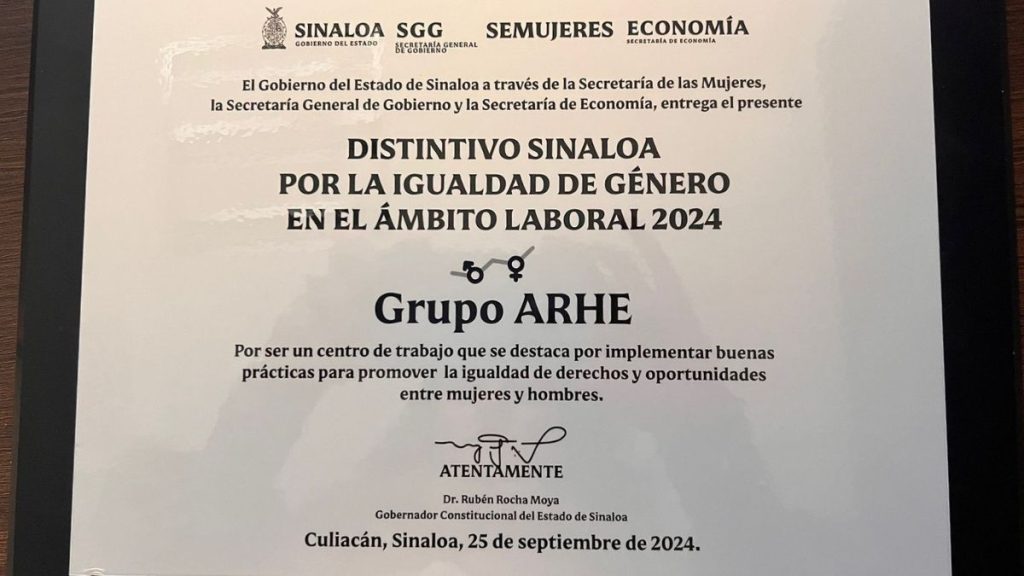 GRUPO ARHE RECIBE DISTINTIVO