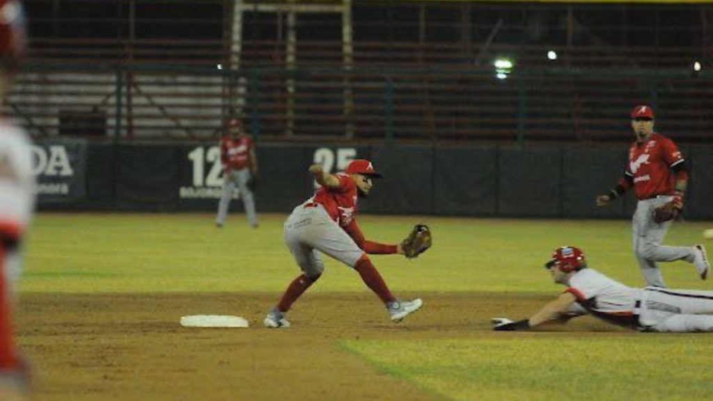 MAYOS HUNDE A VENADOS