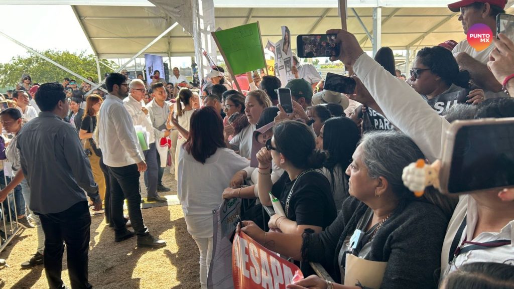 Protesta en evento de Sheinbaum