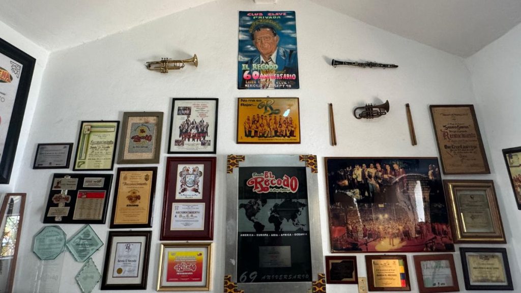 PALACIOS PRESERVAR L TAMBORA