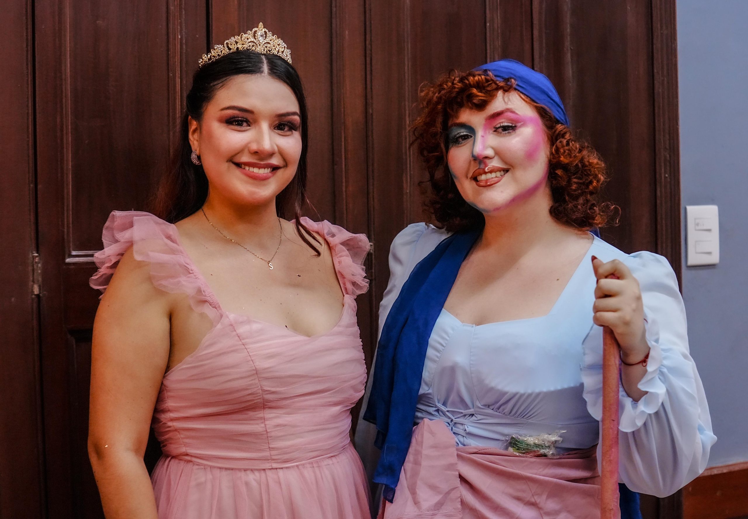 CENICIENTA Y AURORA