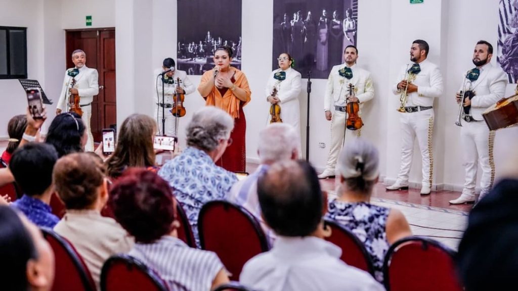 CON EL ALMA MEXICANA