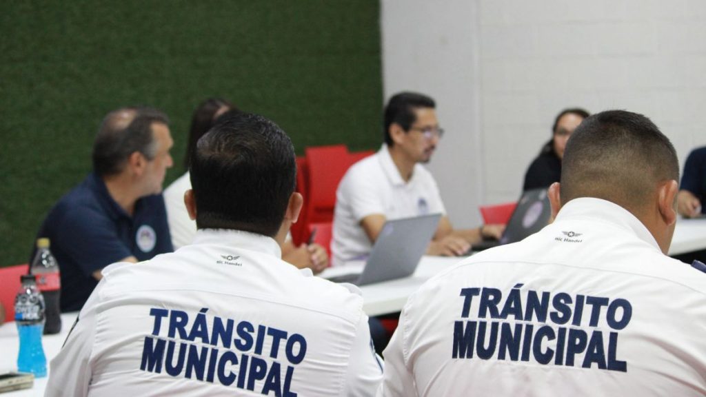 AFICIONADOS DUELO MAZATLÁN TIGRES