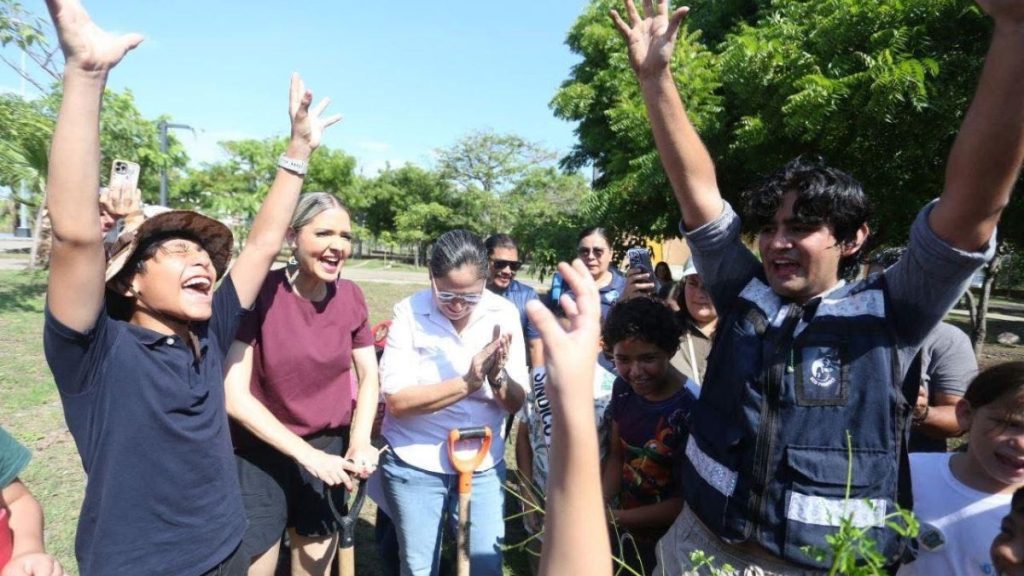 PERROS GATOS TIENEN HOGAR