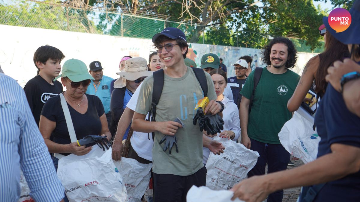 UNEN MANGLARES A MAZATLÁN