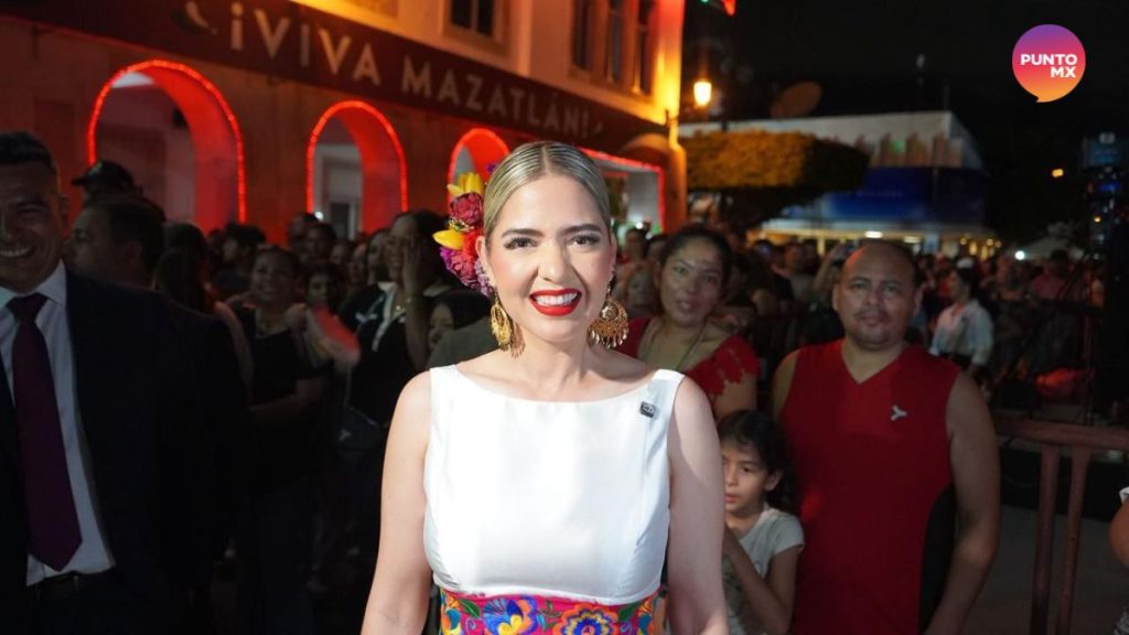 ESRRELLA PALACIOS EN EL GRITO DE INDEPENDENCIA