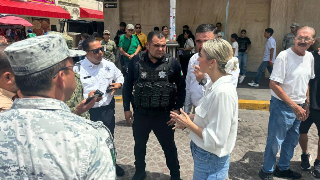 SUPERVISA ALCALDESA GRITO MAZATLÁN