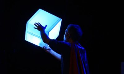 UN UNIVERSO SOLO ESCENA