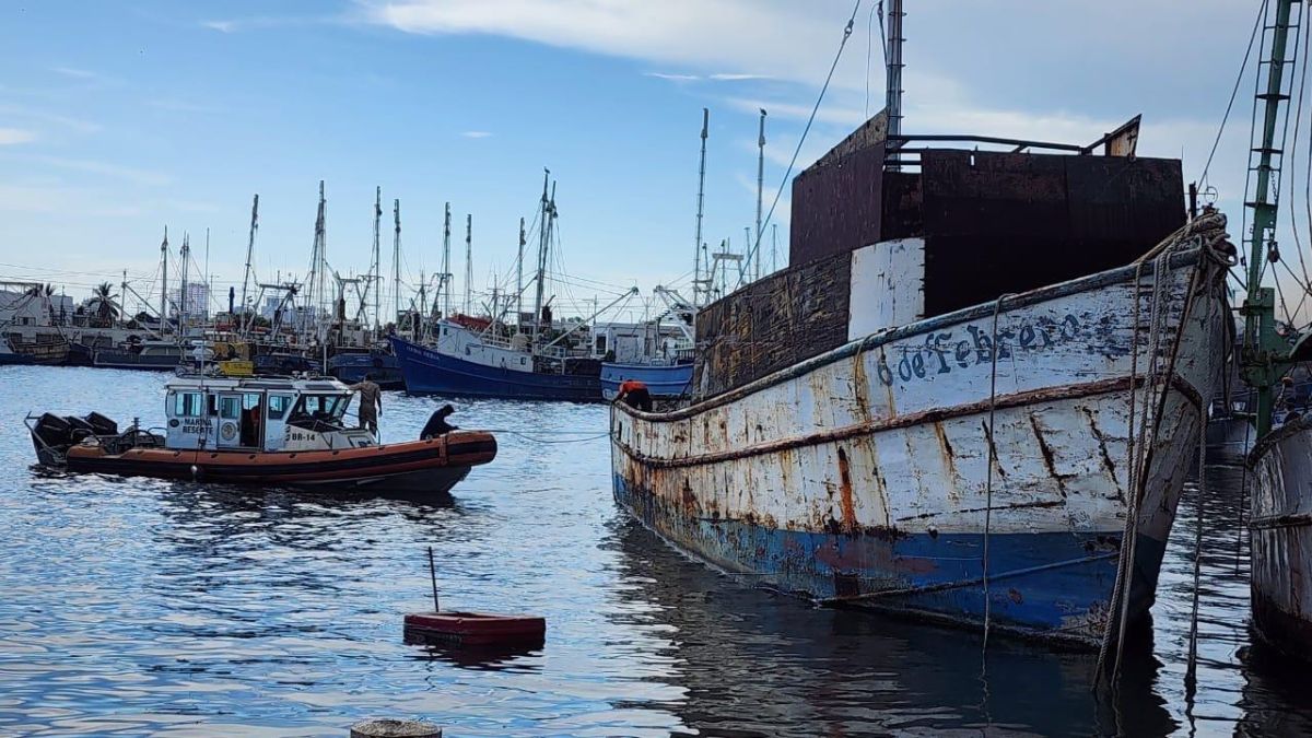 HURACÁN PRISCILA BARCOS CAMARONEROS