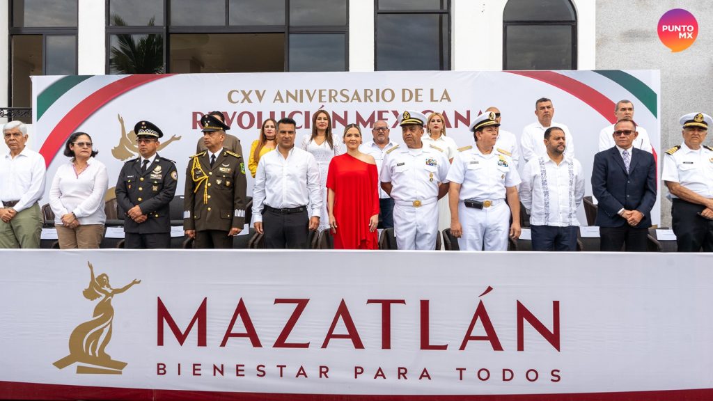 DESFILE REVOLUCIONARIO MALECÓN MAZATLÁN