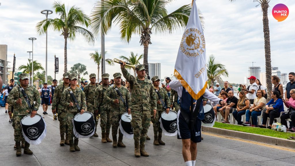DESFILE REVOLUCIONARIO MALECÓN MAZATLÁN