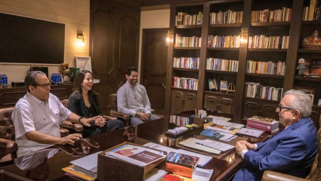 RAQUEL ARENAS CÁZAREZ NOTARIA