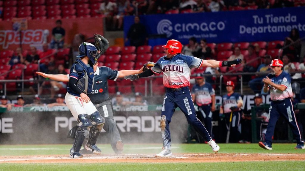 VENADOS HUNDE STANDING