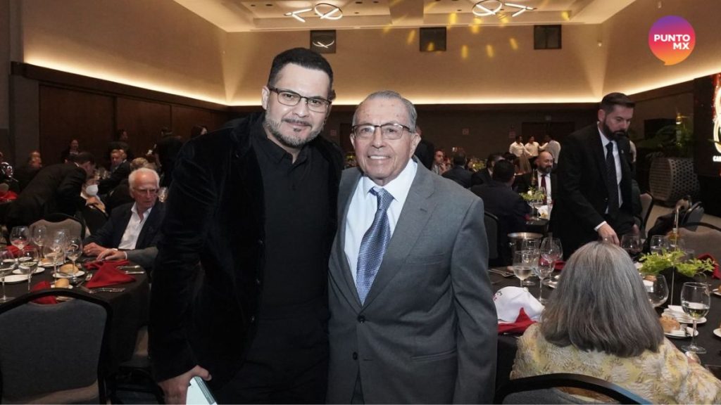 MI JUAN JOSÉ ARELLANO HERNÁNDEZ CON LEOVI CARRANZA