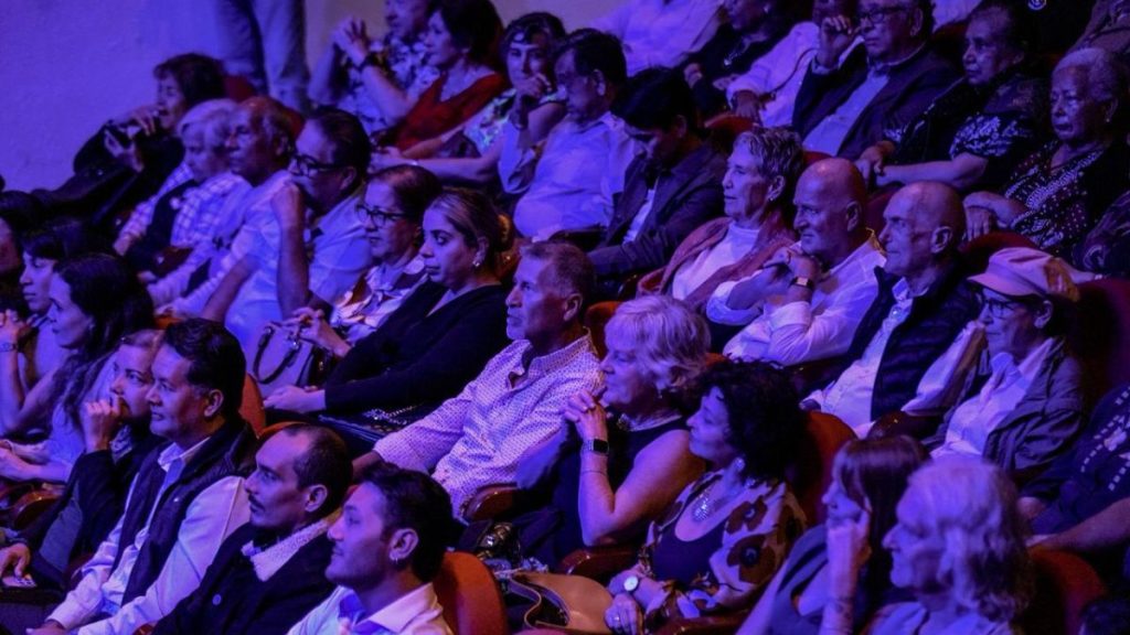 PAZZIONE CARLOS OSUNA TEATRO