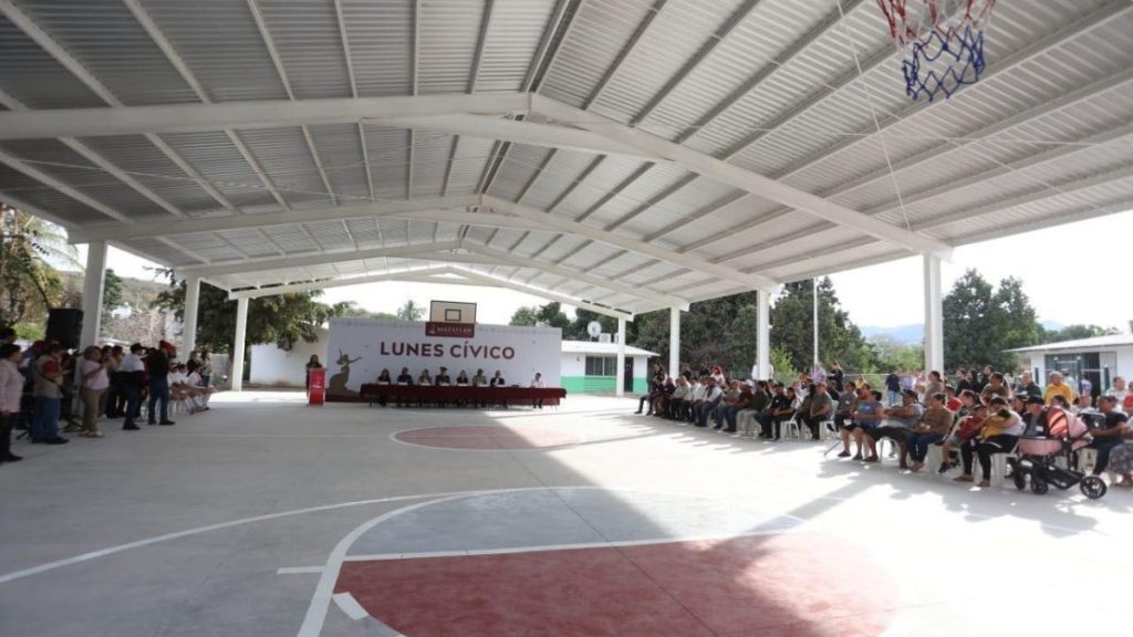 ESTRELLA PALACIOS CANCHA SIQUEROS