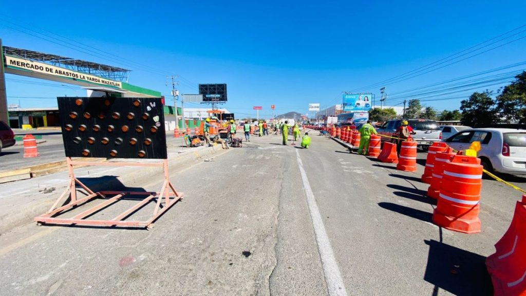 CIERRAN RETORNO PUENTE VEHICULAR