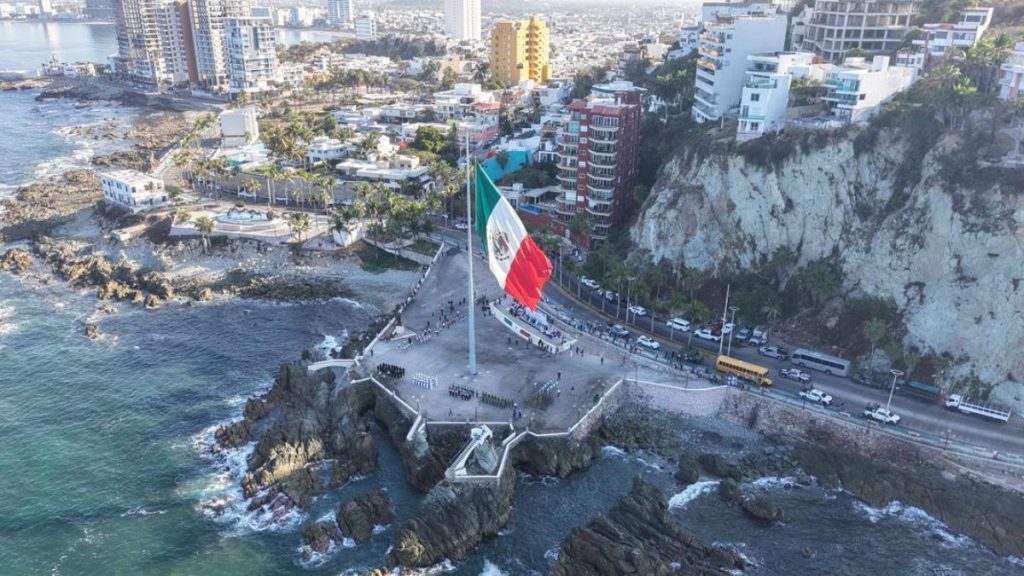 MAZATLÁN DÍA DE BANDERA