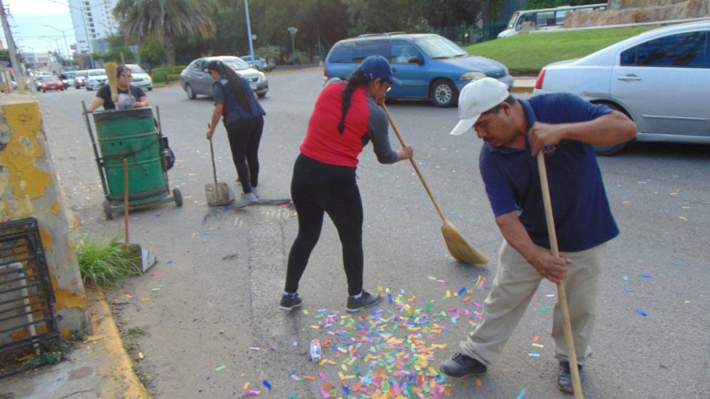 MADRUGADA LIMPIEZA CARNAVAL