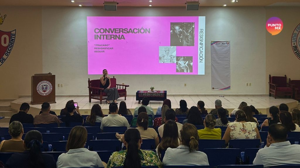 SER MUJER BAJO MIRADA PÚBLICA