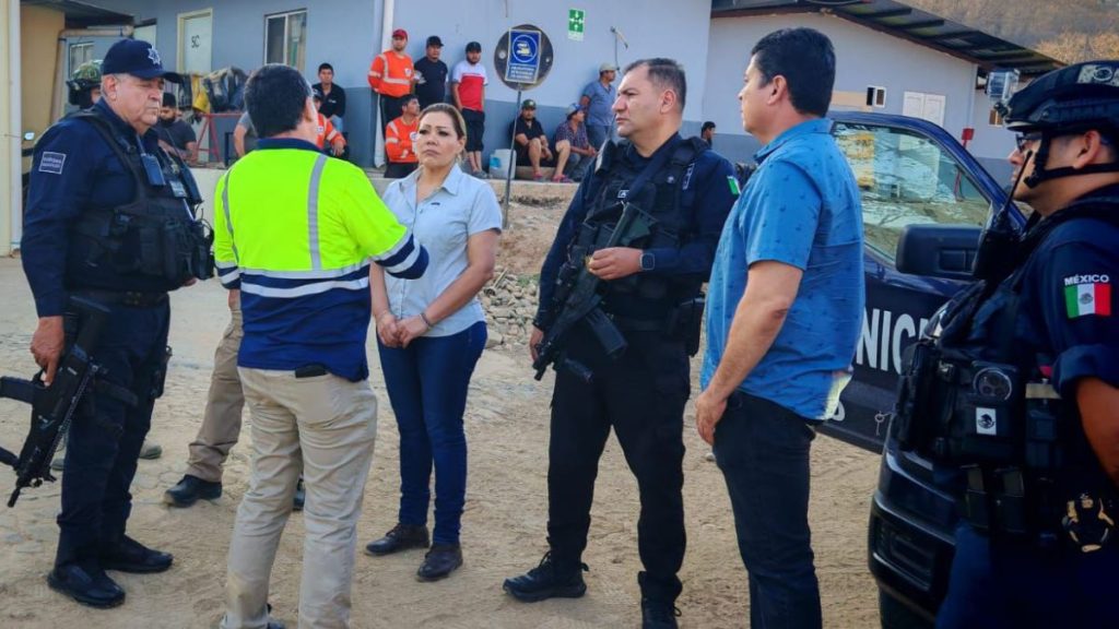 DERRUMBA MINA RESCATE MINEROS