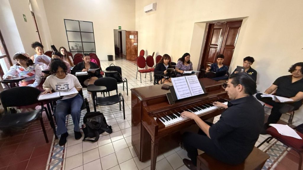 PIANISTA VOZ DE ÓPERA