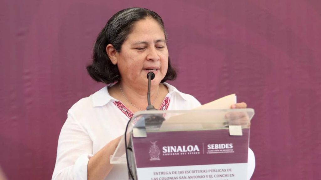 FAMILIAS MAZATLÁN RECIBEN ESCRITURAS