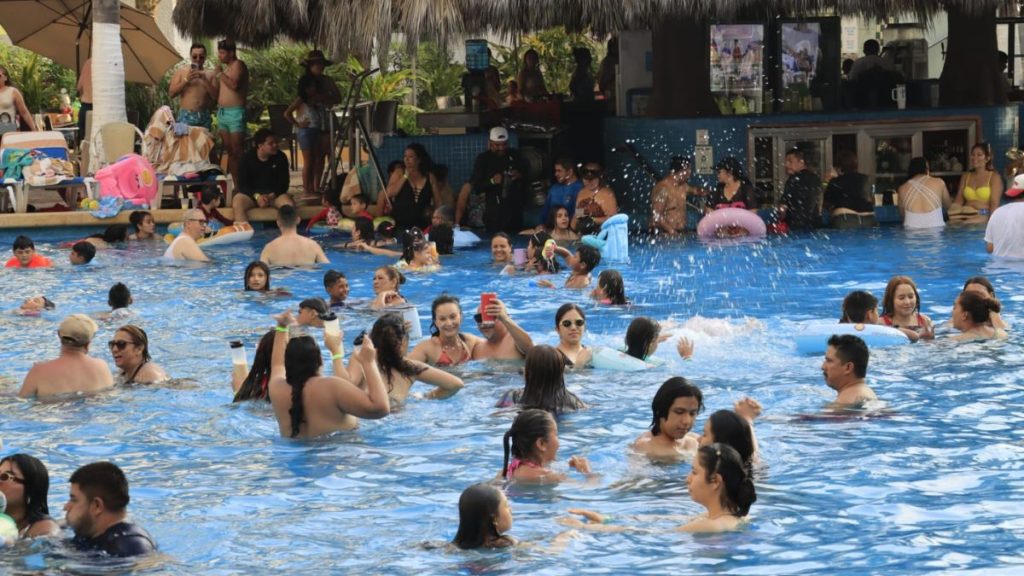 MAZATLÁN DERRAMA FIN SEMANA