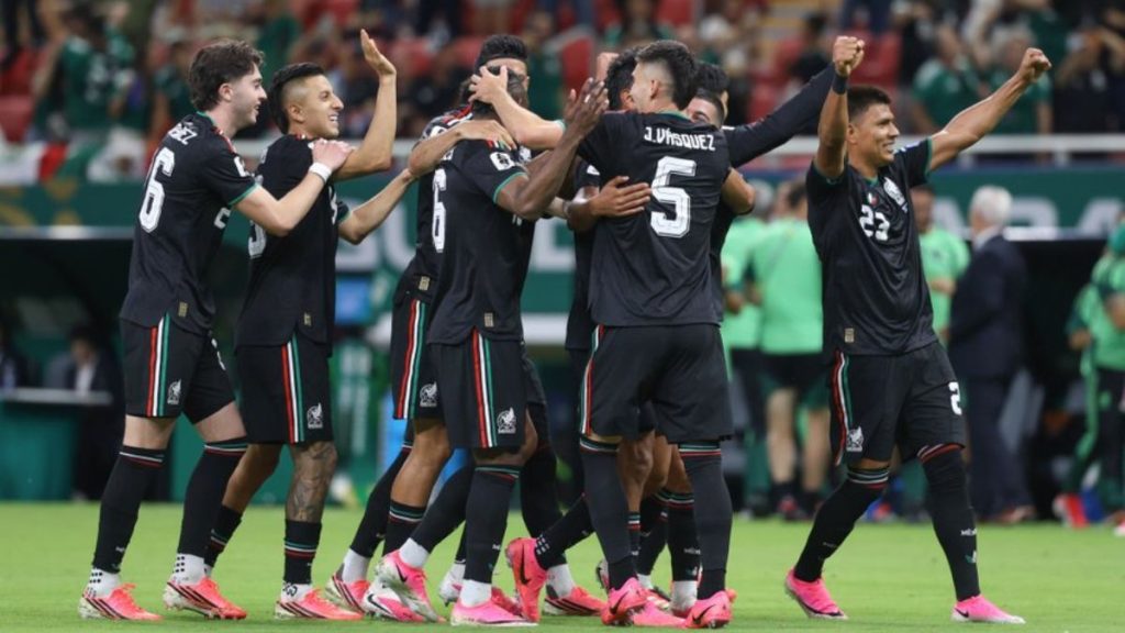 MÉXICO SELLA PASE DIECISEISAVOS