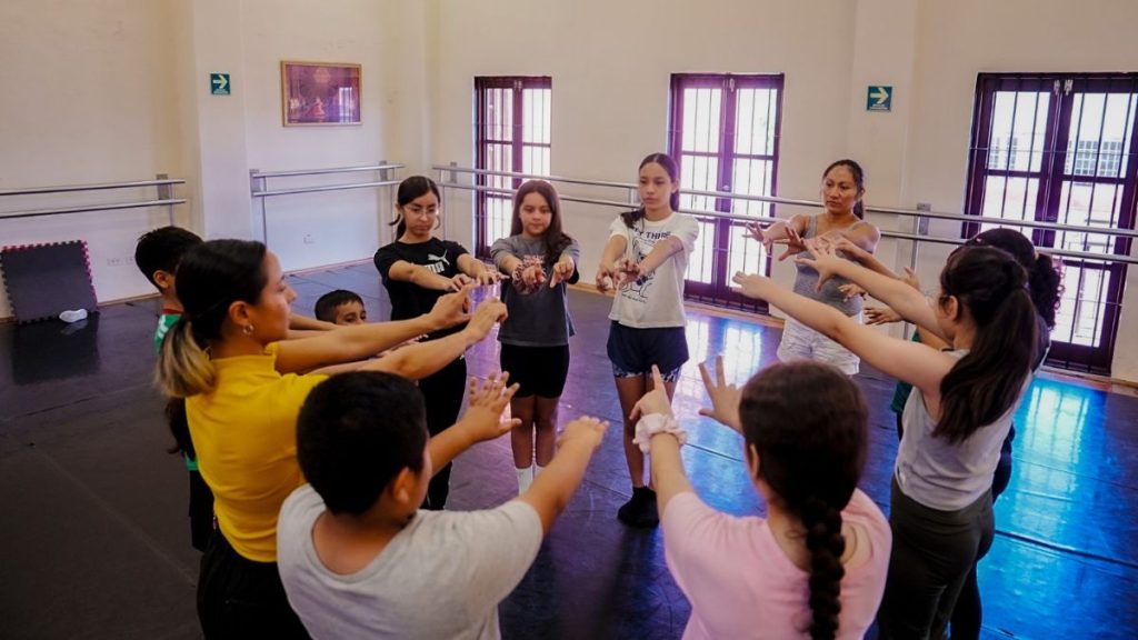 NIÑOS NIÑAS VERANO DANZA