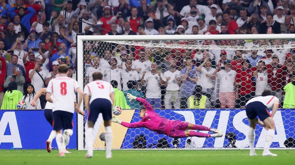 MÉXICO CAE ANTE INGLATERRA